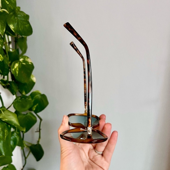 Givenchy Oversized Havana Gold Rounded Tortoise Style Sunglasses - Picture 14 of 16